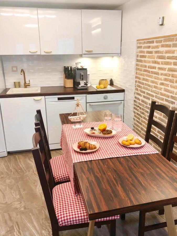 Istrian Stone House In The Heart Of The Beautiful Fishing Village Fazana - Only Few Steps From The Sea And The Wonderful Beach - Incl Plasma-Quad-Plus-Filter Against C O V I D Zewnętrze zdjęcie