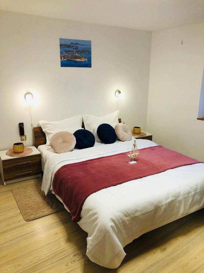 Istrian Stone House In The Heart Of The Beautiful Fishing Village Fazana - Only Few Steps From The Sea And The Wonderful Beach - Incl Plasma-Quad-Plus-Filter Against C O V I D Zewnętrze zdjęcie